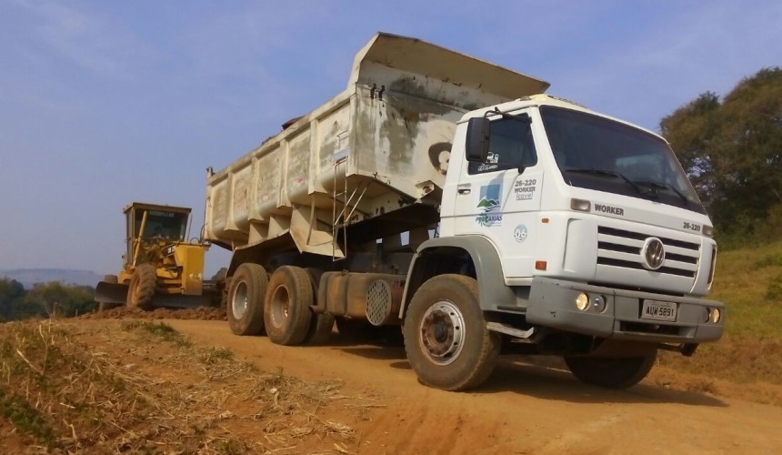 Recuperação de estradas: Patrulha do ProCaxias está trabalhando em Nova Prata do Iguaçu