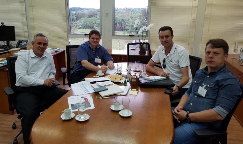 Itaipu Binacional firma parceria com  Capitão e Santa Lúcia para investimentos em estradas rurais