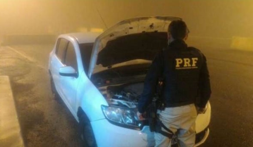 Veículo furtado no Rio Grande do Sul é recuperado em Lindoeste