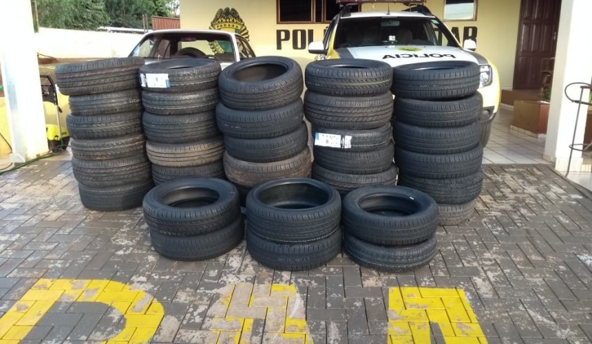 Policia de Nova Prata apreende vários pneus contrabandeados em empresa