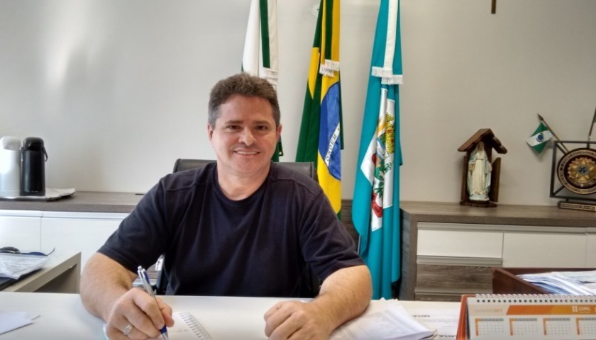 Prefeito de Capitão está em Curitiba buscando recursos para o município