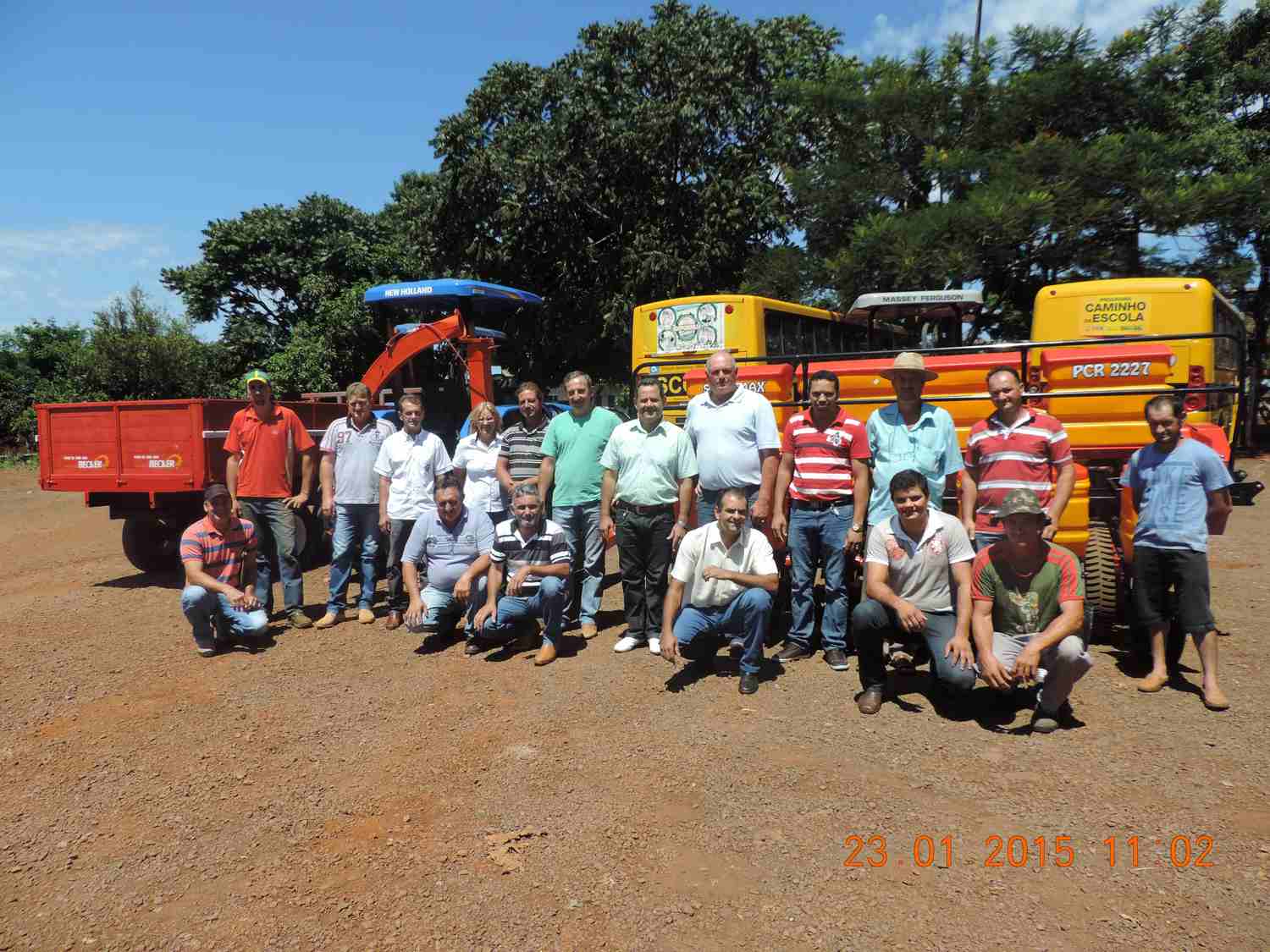 Santa Lúcia entrega máquinas agrícolas para Agricultura Familiar