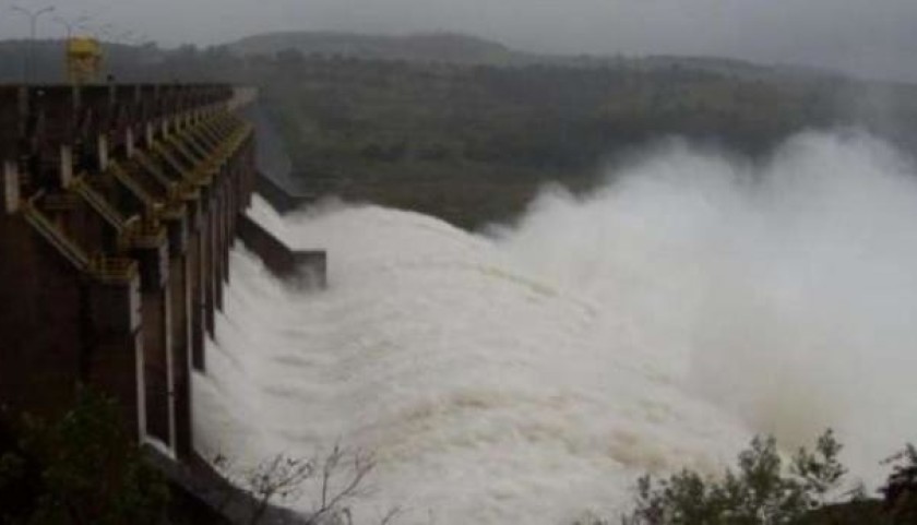 Três comportas da Usina de Salto Caxias são abertas devido as chuvas