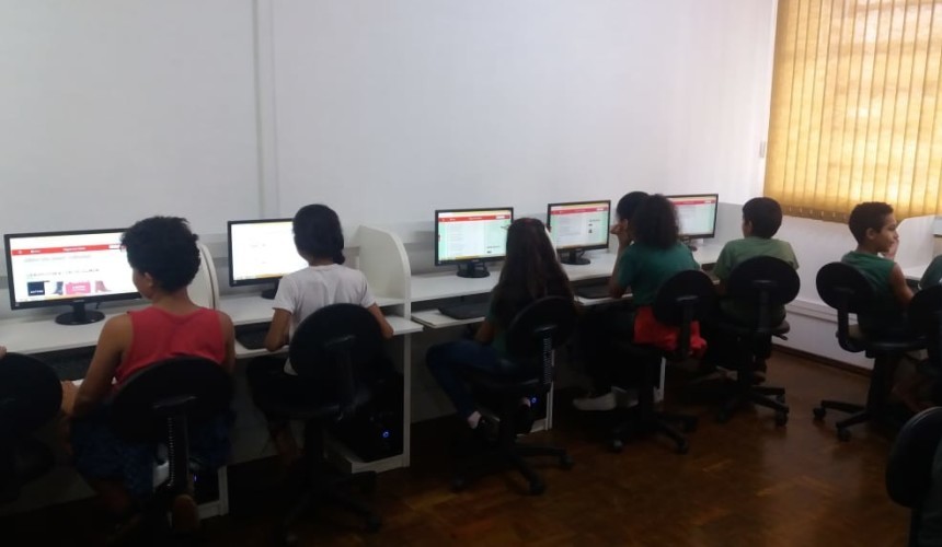 Laboratório de informática é entregue para escola Santa Mônica em Capitão