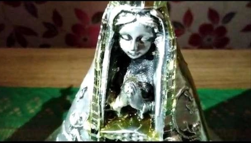 Imagem de Nossa Senhora Aparecida jorra mel em Corbélia