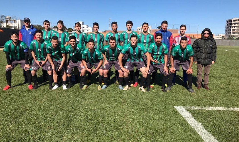 Futebol de Capitão está nas quartas de final da fase regional do Jogos Abertos do Paraná