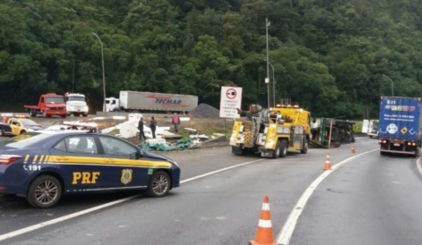Atropelamentos e colisões frontais concentram 50% das mortes em rodovias no Paraná, aponta PRF