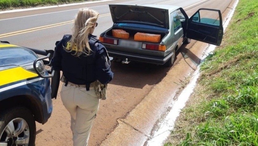 PRF prende motorista bêbado, sem carteira e com mais de 230 quilos de maconha no carro na BR 163