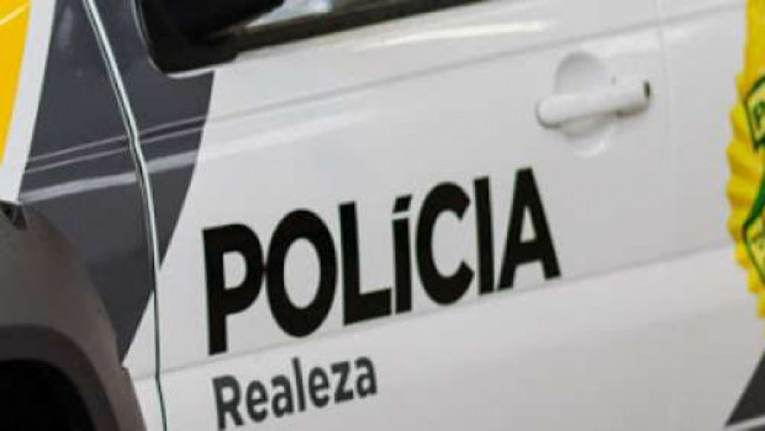 Taxista tem carro tomado de assalto por clientes em Realeza