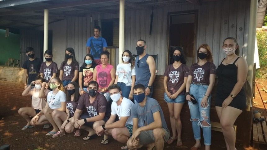 Grupo de jovens de Capitão realiza ação solidária para ajudar família do município