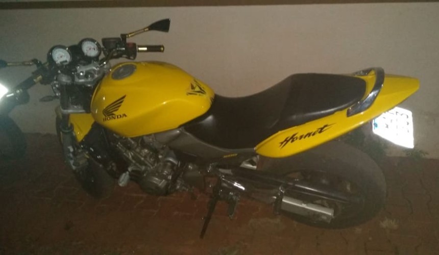 Policia Militar de Capitão apreende Hornet com mais de R$ 11 mil em pendências