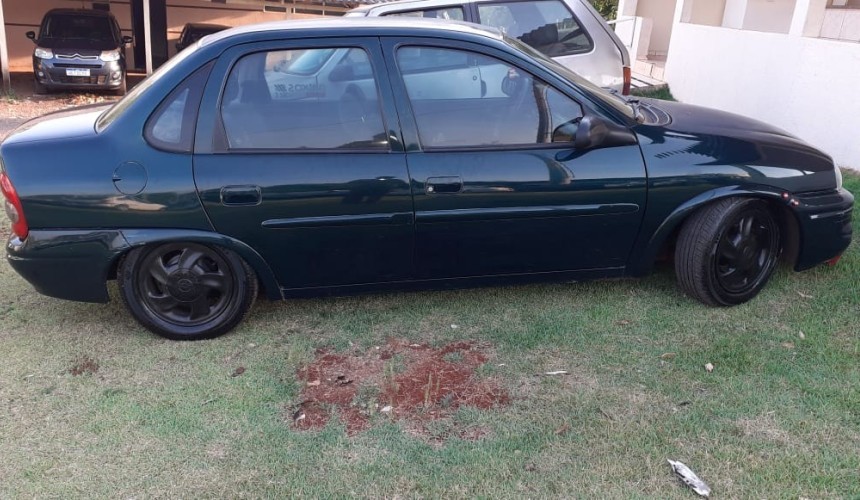 Carro rebaixado é apreendido pela PM em Capitão