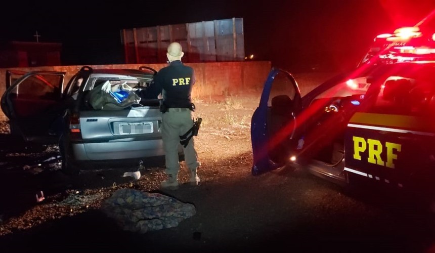 Após tentativa de fuga, veículo é apreendido com mais de 11 Kg de maconha em Realeza