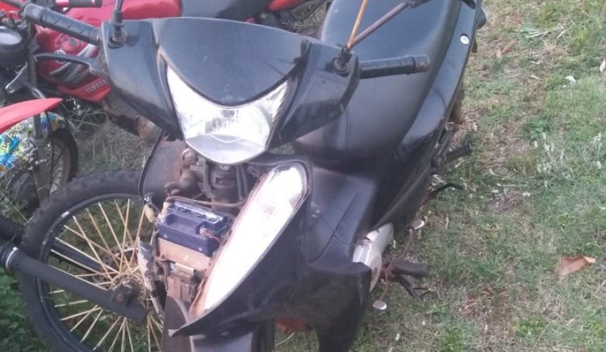 Após acidente, PM apreende moto com placa adulterada em Capitão