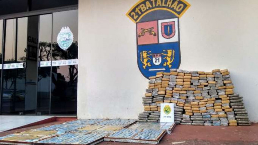 PM apreende 250 tabletes de maconha transportados em ônibus em Francisco Beltrão