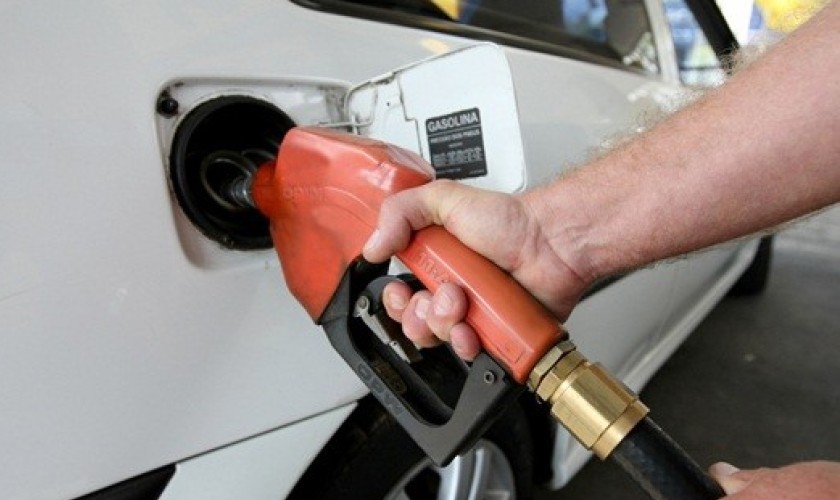 Petrobras aprova reajuste de 4% na gasolina, e de 5% no diesel