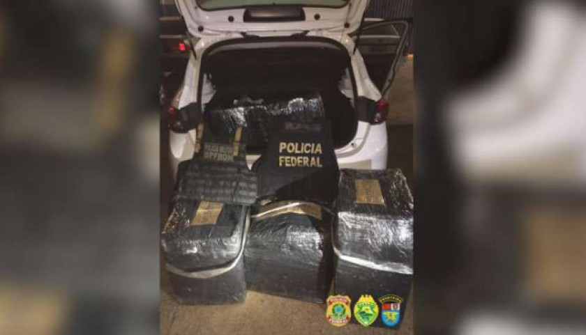 Baterias e eletrônicos são apreendidos em Foz do Iguaçu