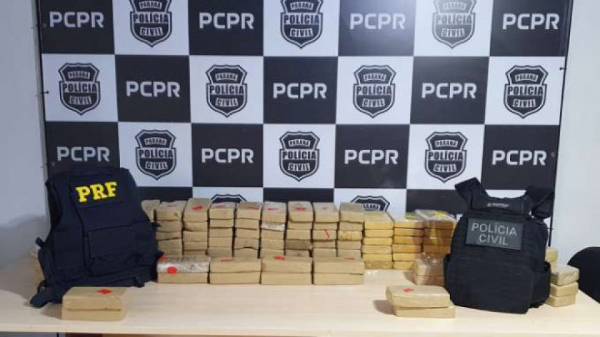 Cocaína e crack são apreendidos em compartimento de ar-condicionado de ônibus, em Cruzeiro do Oeste