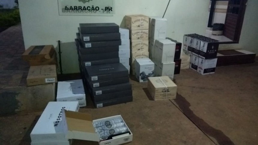 PM apreende 77 caixas de vinho argentino em Barracão