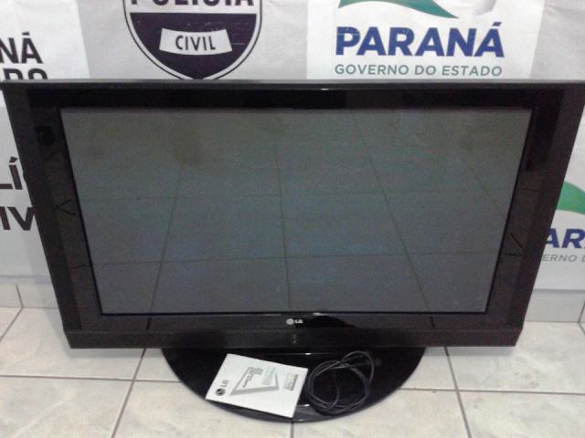 Televisor é deixado em frente à residência na cidade baixa em Capitão