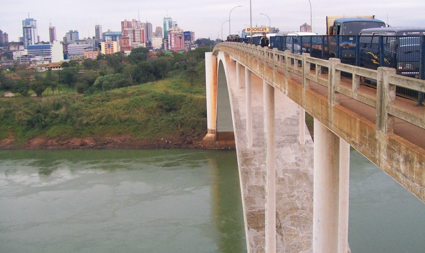 Veja regras que estarão em vigor para entrar no Paraguai pela Ponte da Amizade