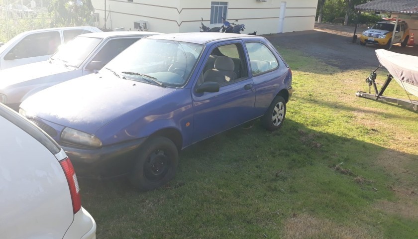 Veículo com bloqueio judicial é apreendido em Capitão