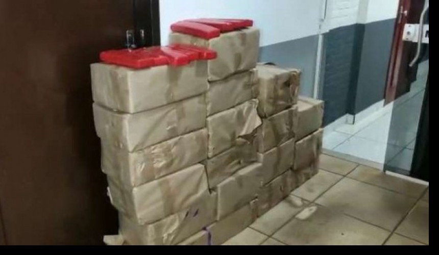 Caminhão com quase 400 quilos de maconha é apreendido na BR 163, em Lindoeste