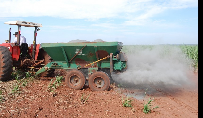 Agrônomo de Capitão fala sobre os benefícios do pó de rocha na agricultura
