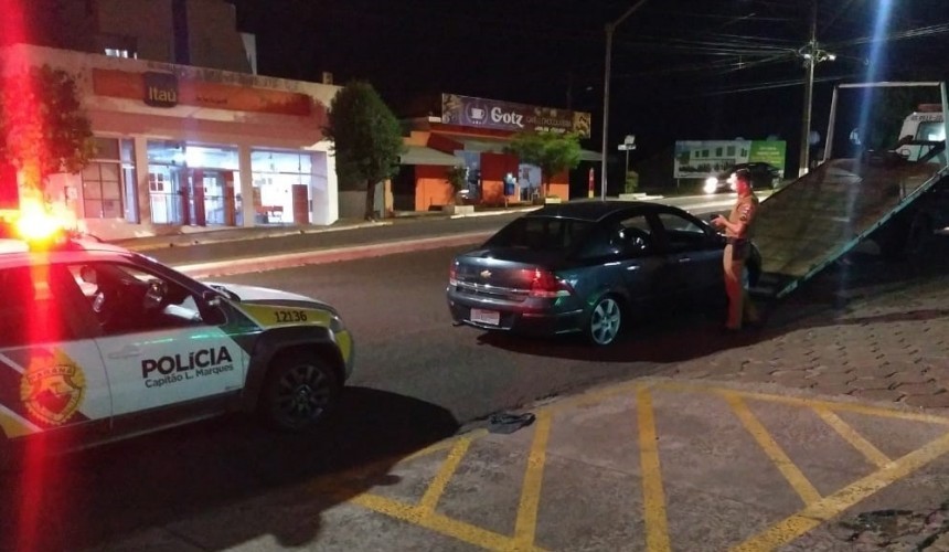 Durante fuga, veículo fica sem combustível e motorista é preso por embriaguez ao volante em Capitão