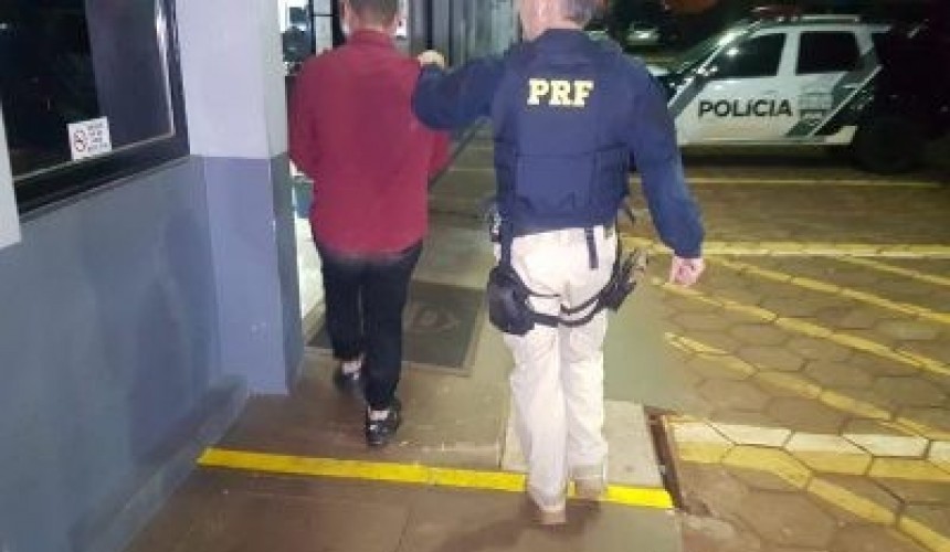 Homem é preso pela PRF com veículo carregado com maconha e skank, em Lindoeste