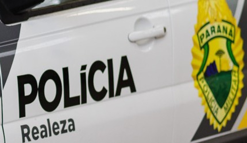 Ladrões fazem motorista refém e roubam caminhão com carga de soja, em Realeza