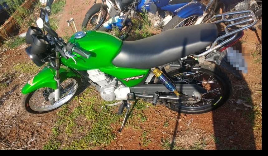 Moto com escapamento barulhento conduzida por jovem sem CNH é apreendida em Capitão