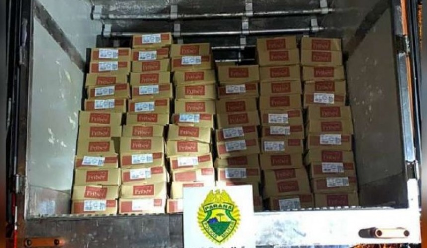 PM recupera caminhão com 18 toneladas de carne, em Guaíra