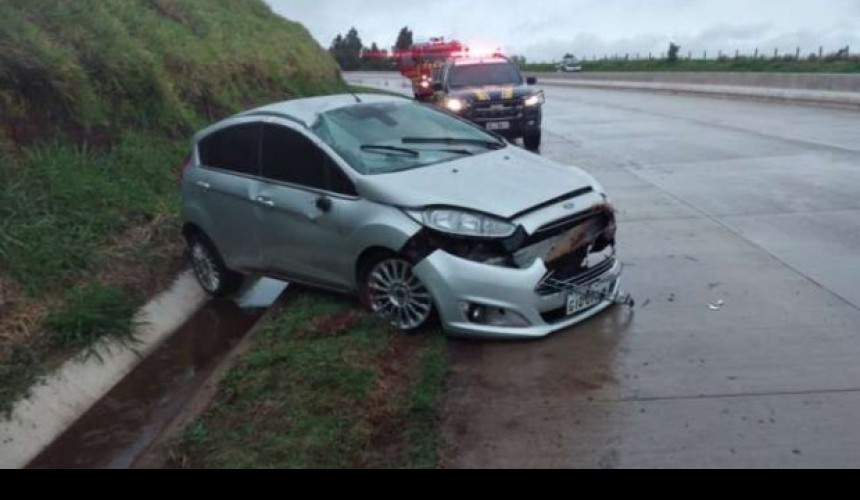 Capotamento é registrado na BR 163 em Santa Maria