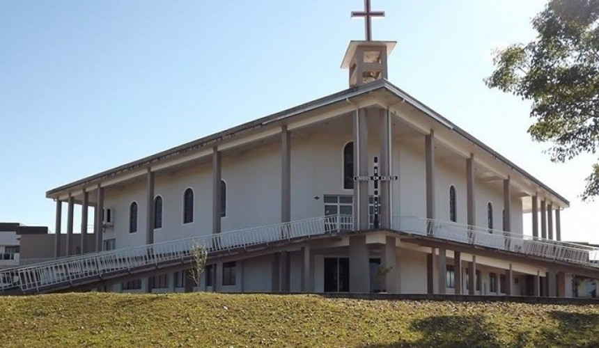 Ladrões arrombam paróquia durante a missa e levam cofre, dinheiro e documentos em Renascença