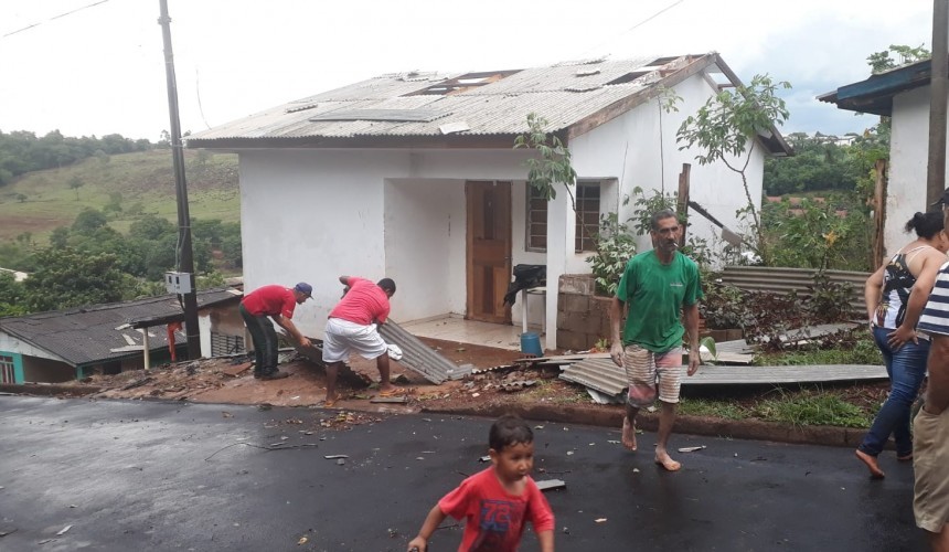 Temporal deixa rastro de destruição em Capitão; Confira as imagens