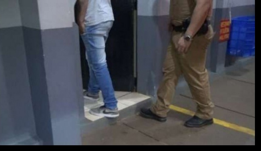 Homem é preso após agredir e ameaçar esposa com facão em Cascavel