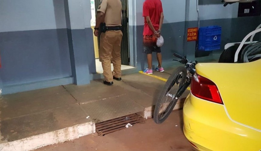 Homem tenta furtar casa de sargento do Exército e é preso pela PM, em Cascavel