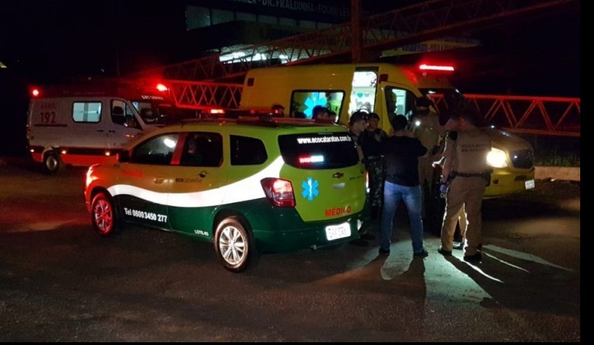 Mulher armada tenta contra própria vida na passarela do trevo Cataratas em Cascavel