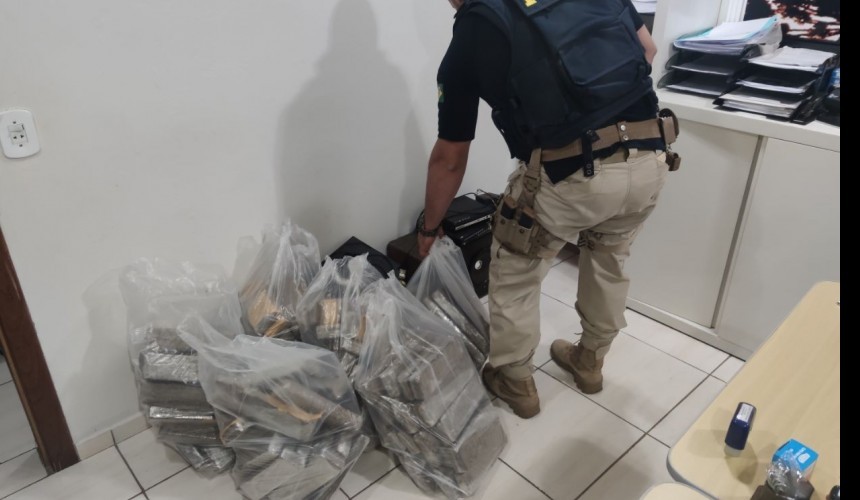 PRF apreende 92 quilos de maconha em Realeza