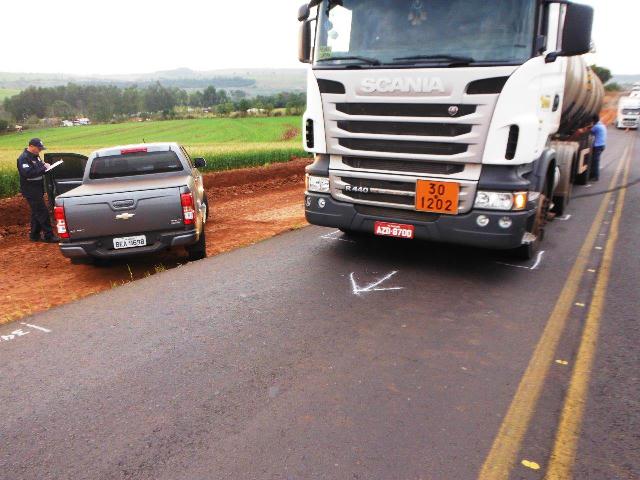 Colisão entre caminhonete e Scania na BR 163 em Capitão