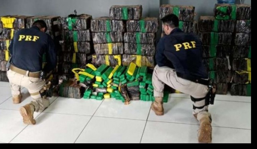 PRF apreende quase uma tonelada de maconha em caminhonete roubada, em Nova Laranjeiras