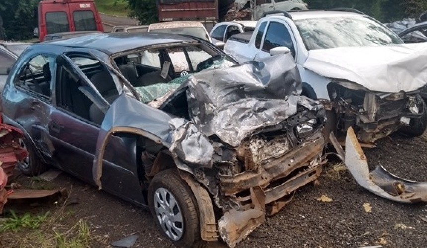 Mulher morre e oito pessoas ficam feridas em acidente em Salto do Lontra