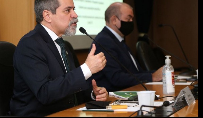 Ministério da Saúde diz que vacinação contra a Covid pode começar em 20 de janeiro