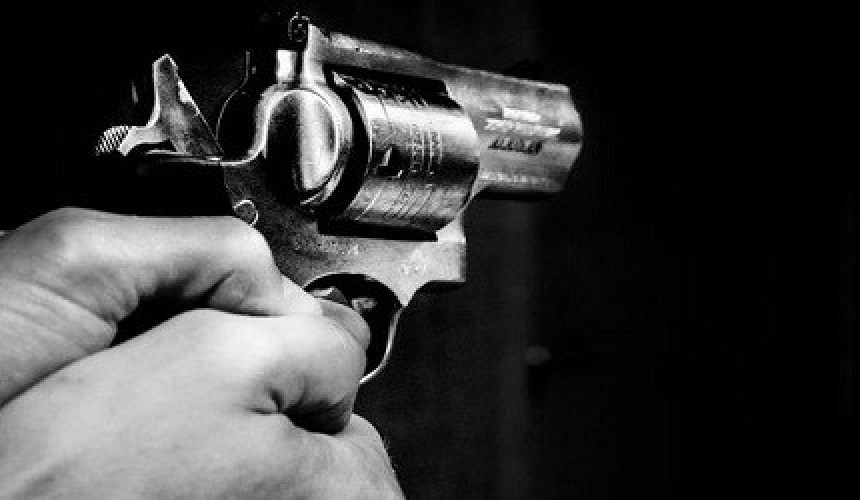 Ladrão pratica assalto em supermercado, agride uma das vítimas e tranca em câmara fria, em Salto do Lontra