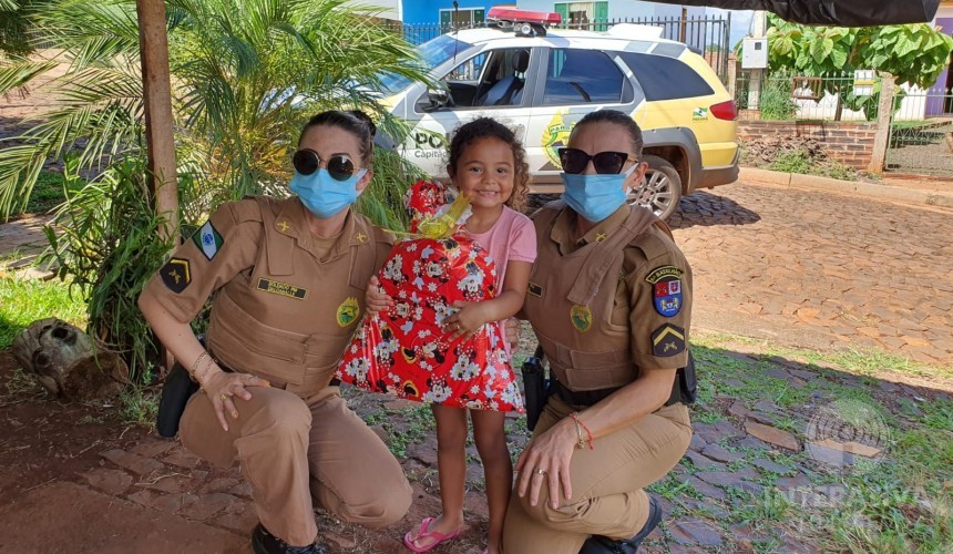 Operação Natal Feliz: Polícia Militar presenteia fã mirim em Capitão
