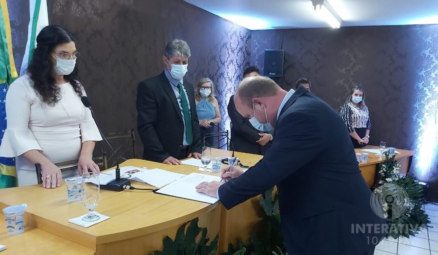 Prefeito e Vereadores de Capitão assumem cargos; Cleudes é a primeira mulher a assumir a Presidência da Casa
