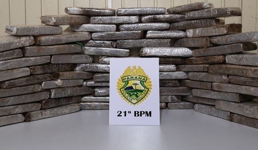 Três maiores e dois menores de idade são detidos com 48 quilos de maconha, em Realeza