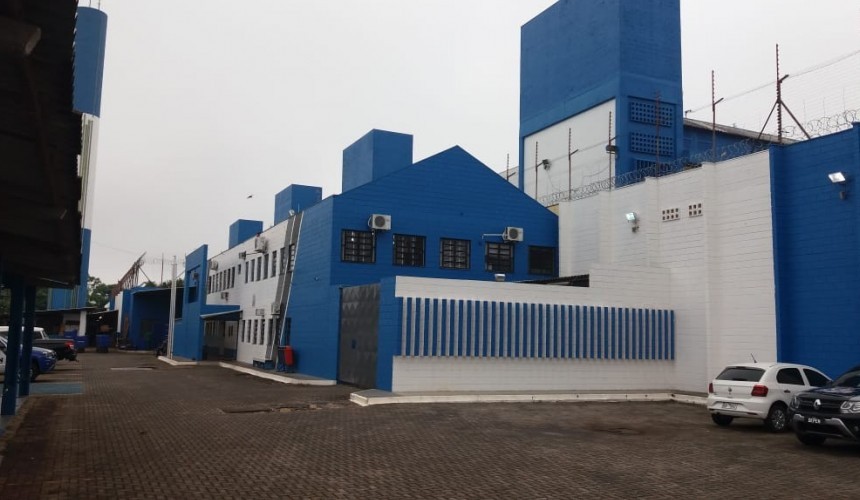 Mulher procura penitenciária para ajustar tornozeleira eletrônica e acaba presa em Francisco Beltrão