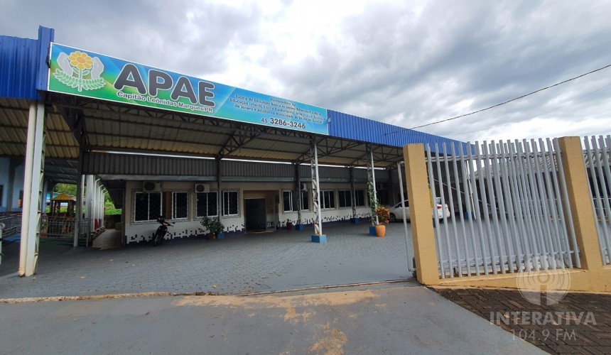 Com reformas em andamento, APAE de Capitão vende carro para custeio de obras